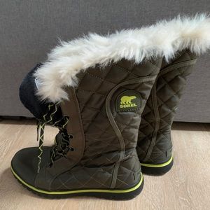 Women’s Sorel Lightweight Boots